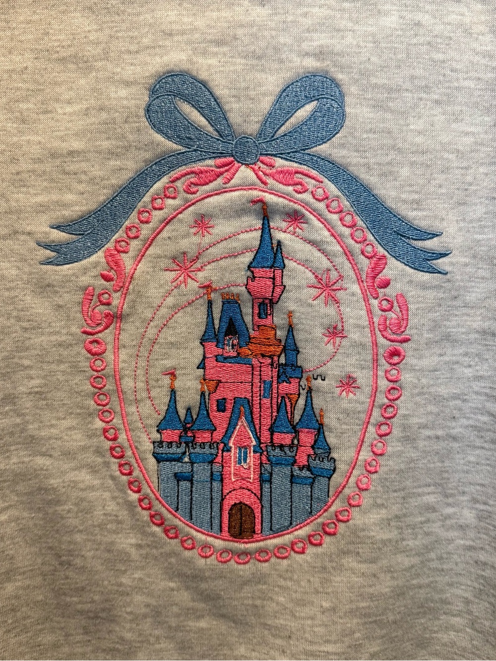 Wynnque Gray Sweatshirt with Pink & Blue Castle Embroidery Size M - Picture 2 of 6